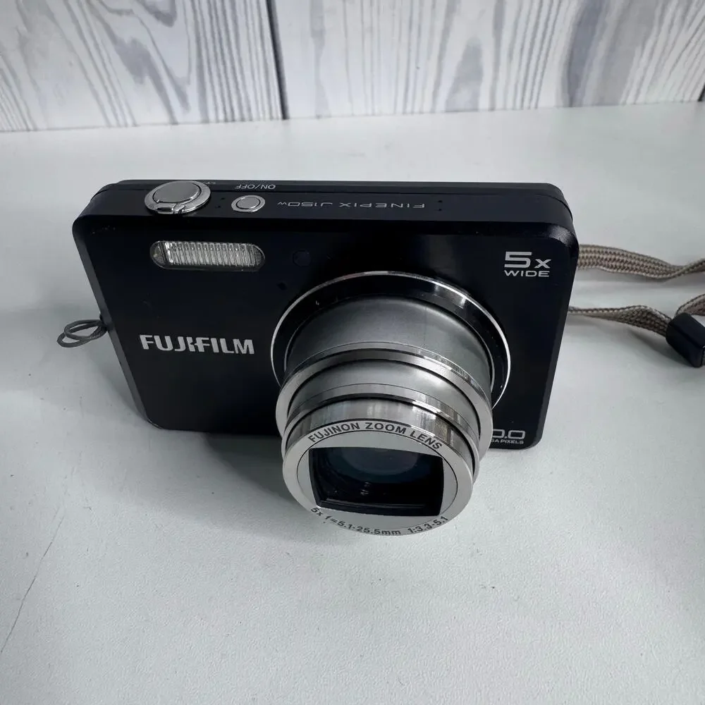 Fujifilm FinePix J150w Retro Digital Camera with Card Reader and Accessories